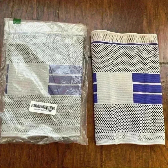 DocSleeves Knee Support brace XXL used to relieve knee pain. Set of two. - Picture 5 of 10